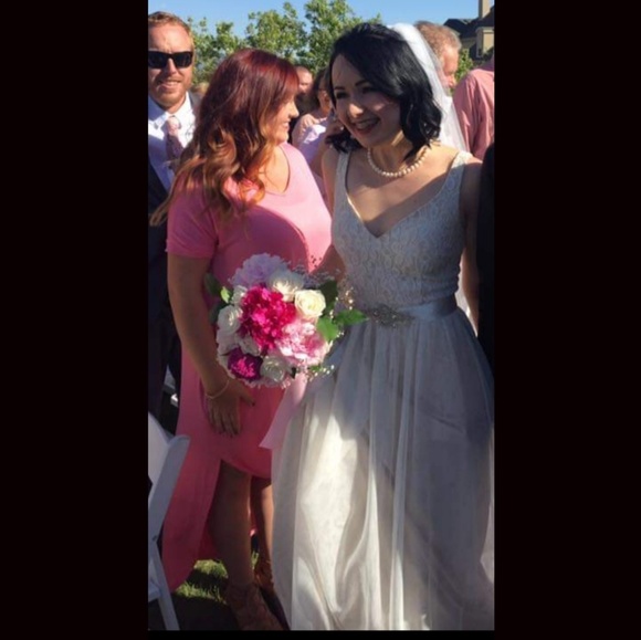 Wedding dress - Picture 2 of 6